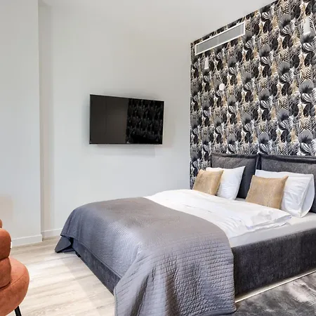 Towarowa Towers Apartment *