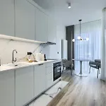 Towarowa Towers Daire Varşova